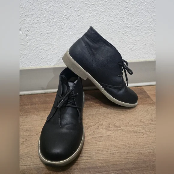 The Children's Place Black Dress Shoes - Picture 1 of 10